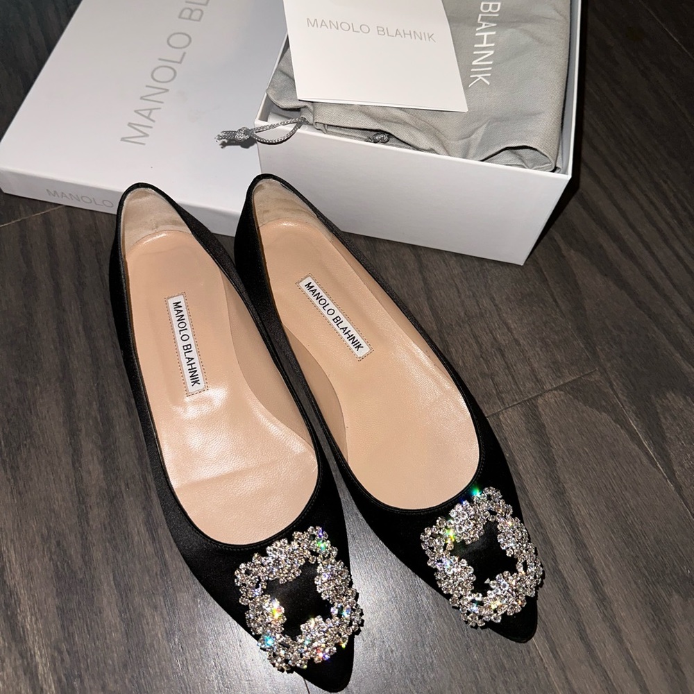 Manolo Blahnik size 7 Only worn once to try it on. Reg price $1245 withtax $1406 - Picture 2 of 2